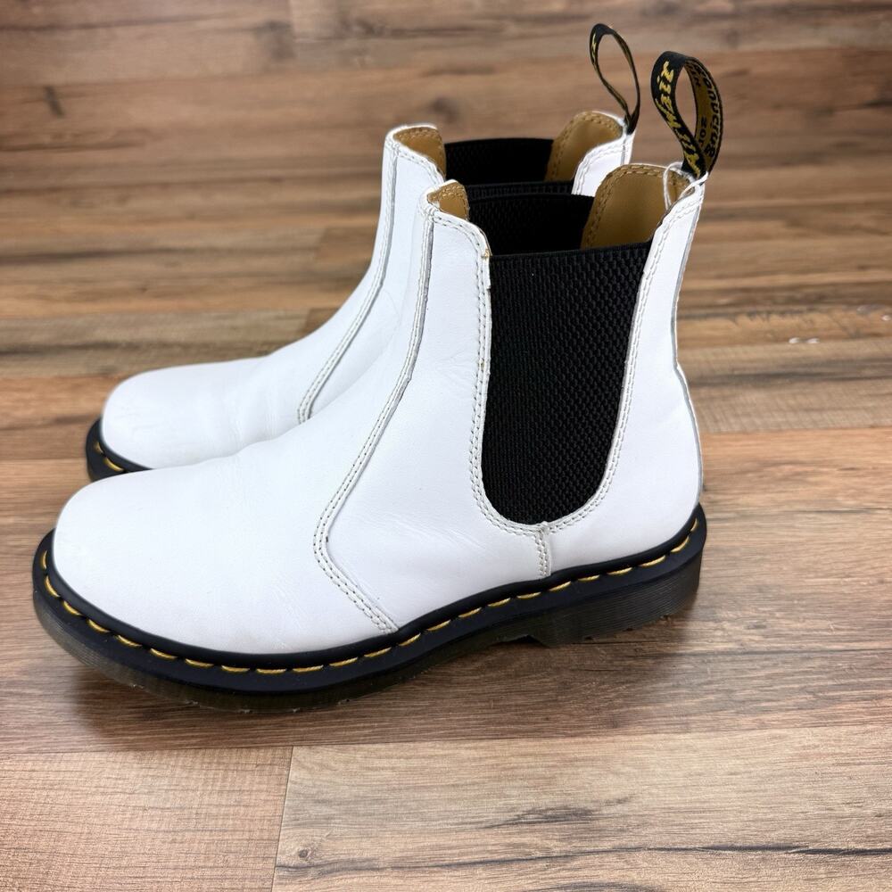 Dr. Martens Women Size 8 Air Wair White Smooth Leather Chelsea Boots - Picture 2 of 10